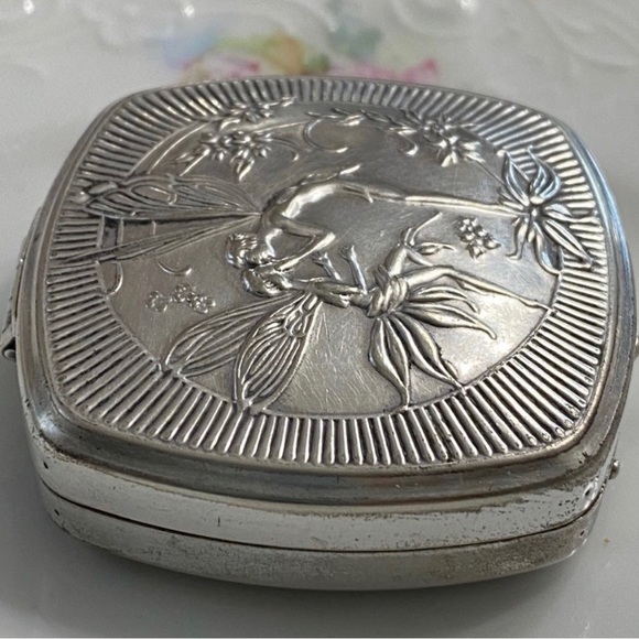 Antique Djer Kiss Kissing Fairies Compact (Final Price) - Picture 5 of 8